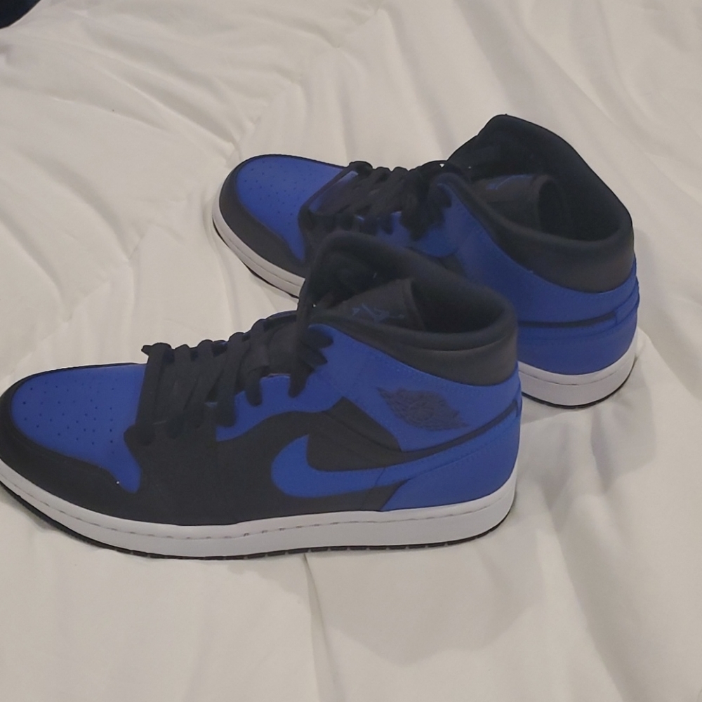 Air jordan 1 mid size 91/2